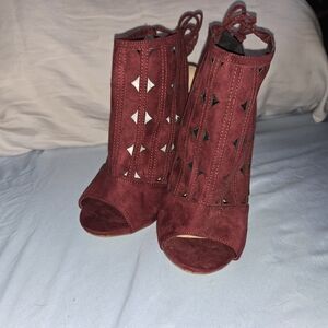 Shoe Dazzle Burgundy Peep-Toe Heels with Cutout Design